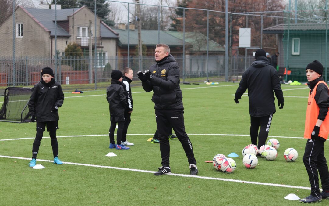 JAK ZOSTAĆ PIŁKARZEM ? A MOŻE JAK DAĆ SOBIE SZANSE ?